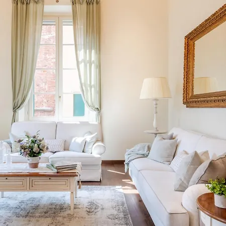 Orsucci Palace * لوكا