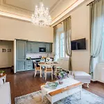 Orsucci Palace Daire