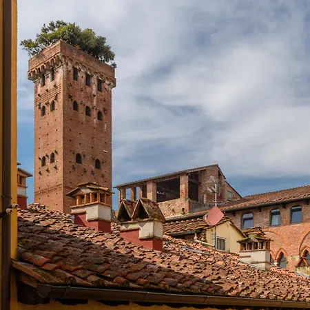 Orsucci Palace * Lucca