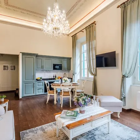 Orsucci Palace 公寓